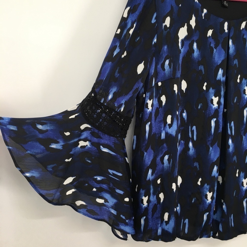 Blue Leopard Animal Print Bell Sleeve Top - Picture 3 of 11